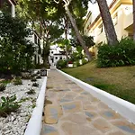 Modern First Floor Apartment, With Private Terrace Garden And Barbecue, In First Line Of Aloha Golf, In Nueva Andalucia