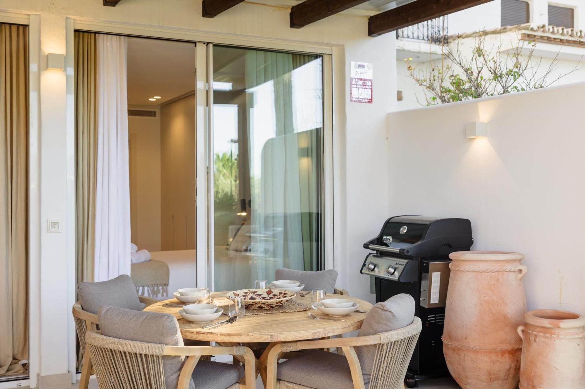 Modern First Floor Apartment, With Private Terrace Garden And Barbecue, In First Line Of Aloha Golf, In Nueva Andalucia * Marbella