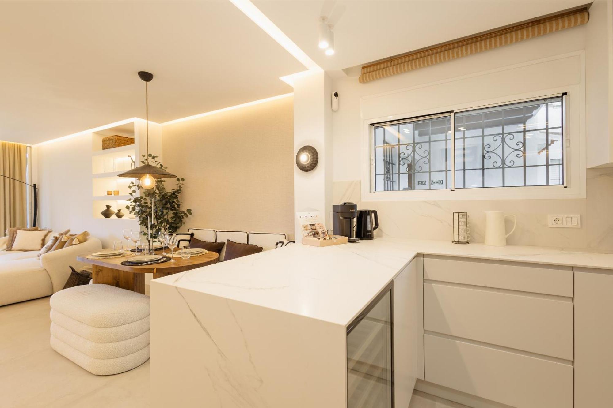 Modern First Floor Apartment, With Private Terrace Garden And Barbecue, In First Line Of Aloha Golf, In Nueva Andalucia Marbella