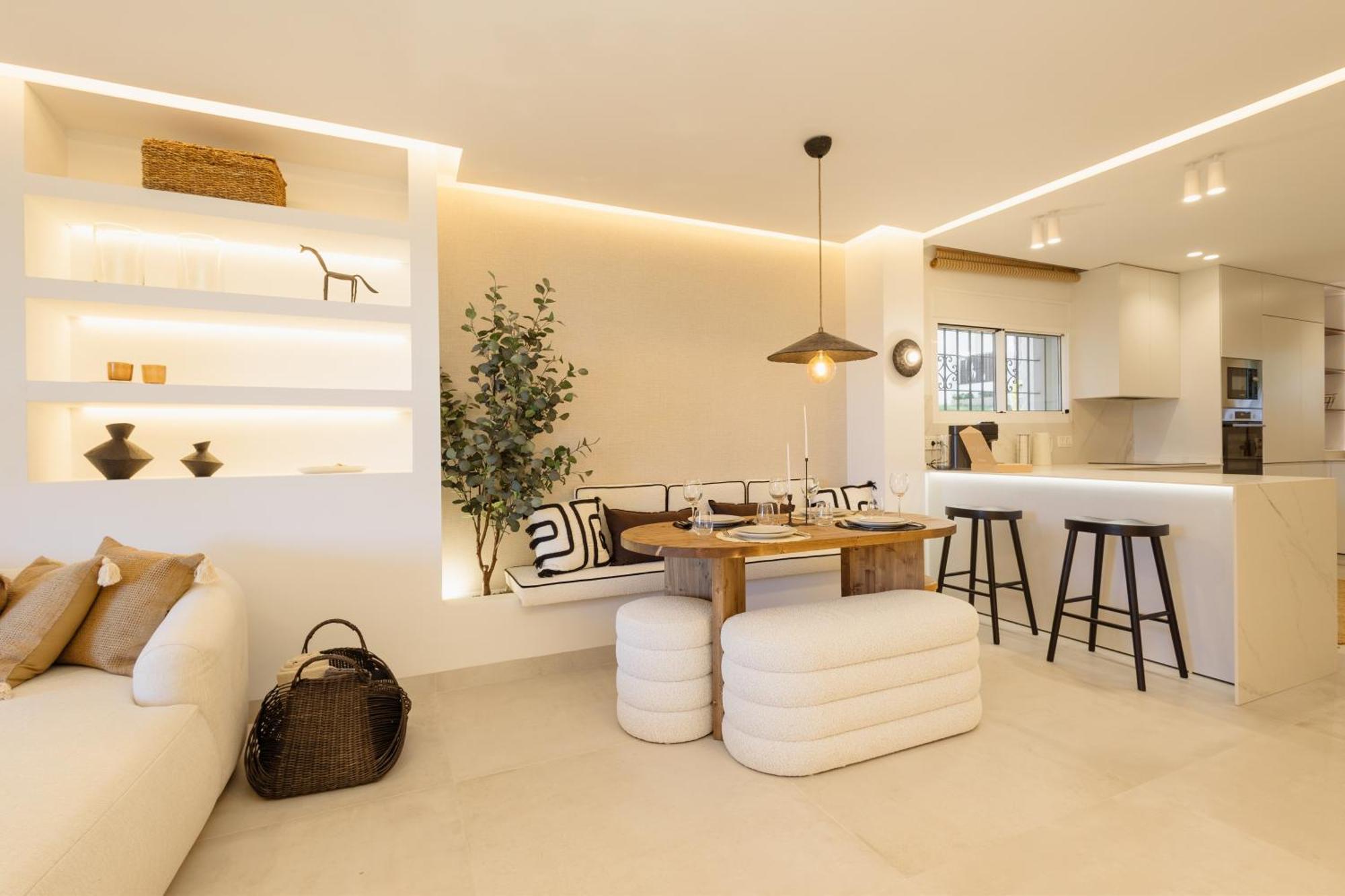 Apartment Modern First Floor Apartment, With Private Terrace Garden And Barbecue, In First Line Of Aloha Golf, In Nueva Andalucia *