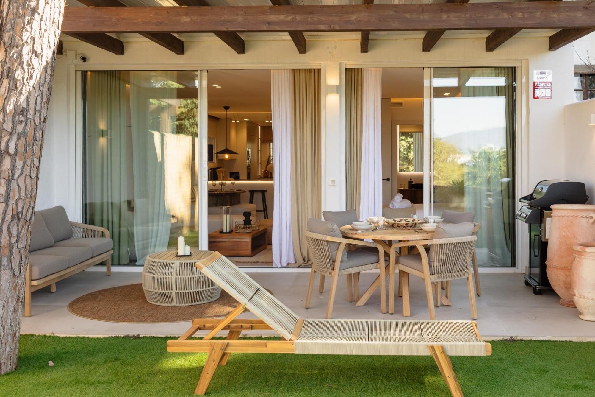 Apartment Modern First Floor Apartment, With Private Terrace Garden And Barbecue, In First Line Of Aloha Golf, In Nueva Andalucia *